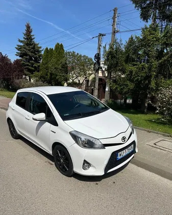 toyota warszawa Toyota Yaris cena 33900 przebieg: 138200, rok produkcji 2013 z Warszawa